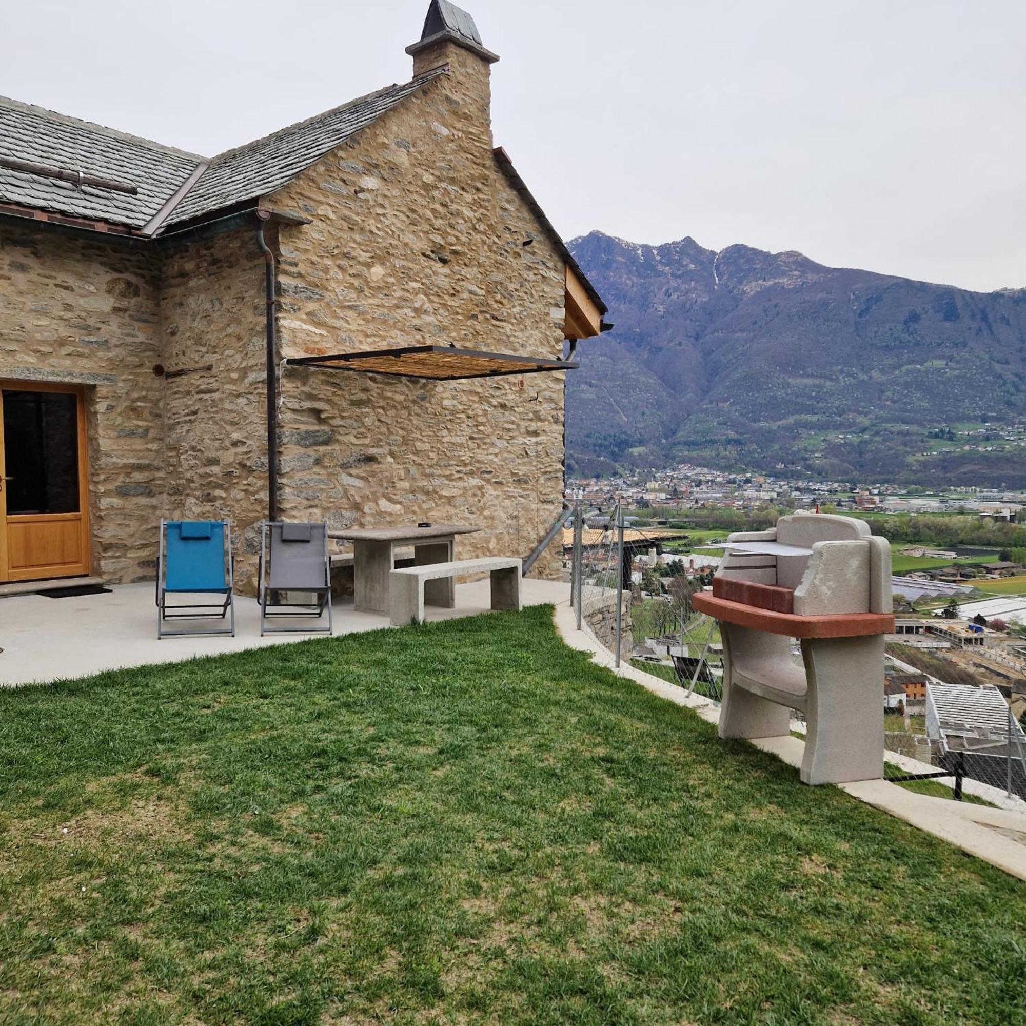 Ca'Gialla Bellinzona Luaran gambar