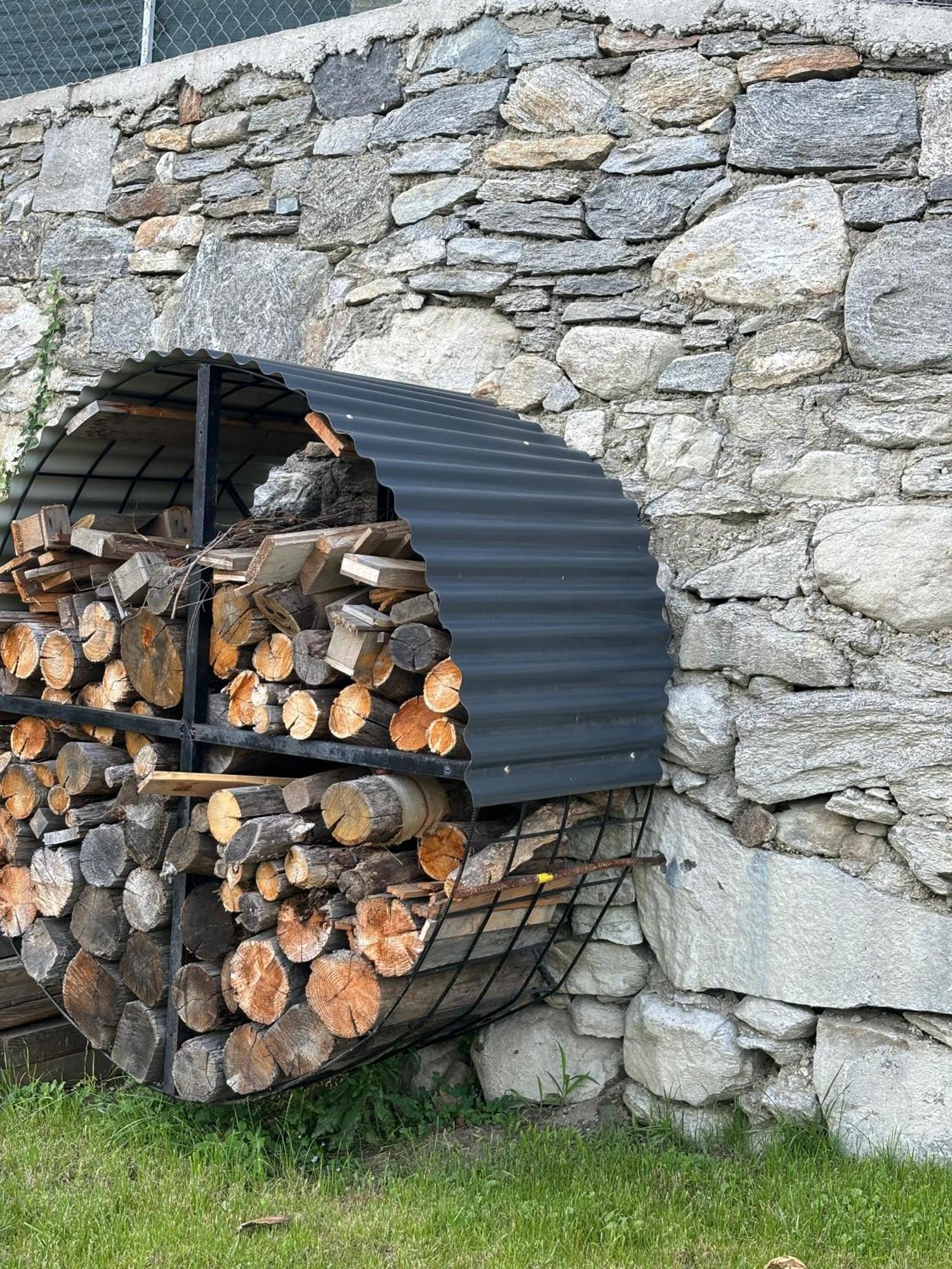 Ca'Gialla Bellinzona Luaran gambar
